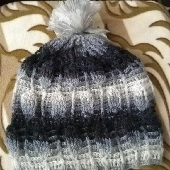 Crochet hat - Picture 1 of 2